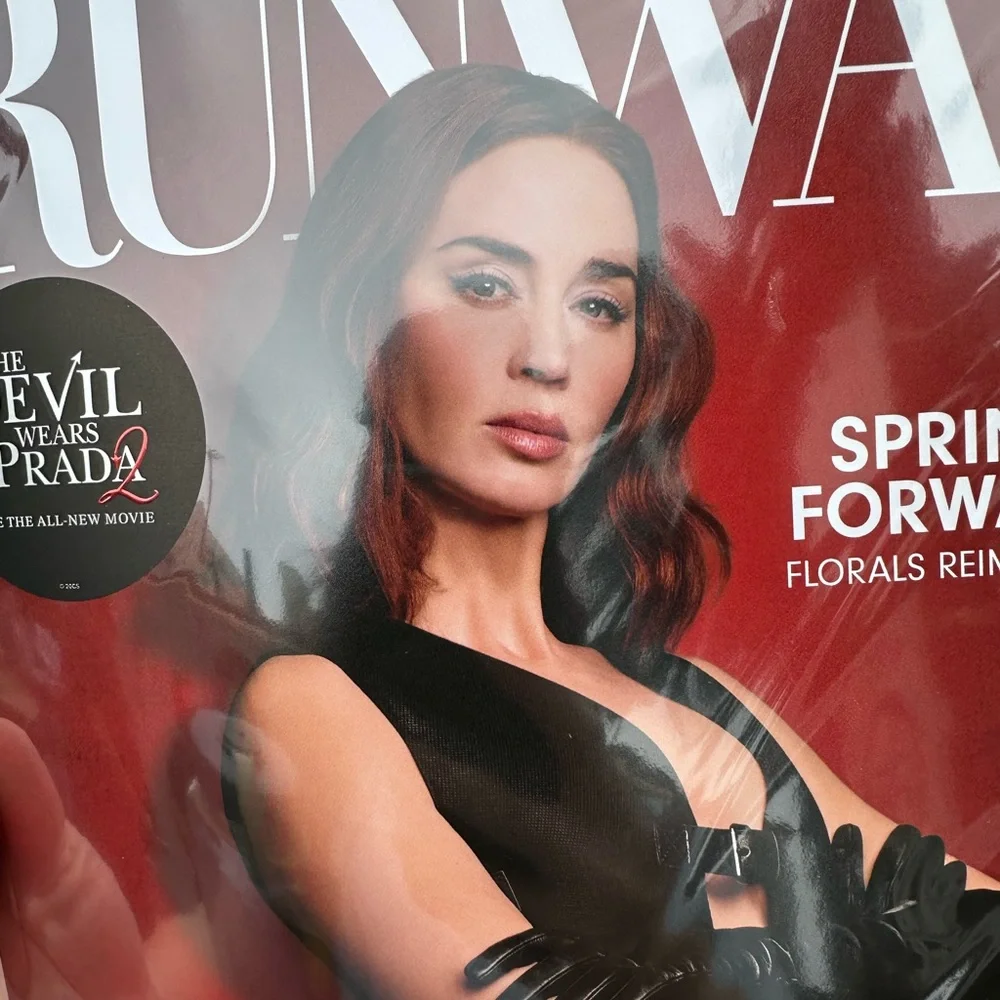 The Devil Wears Prada 2 Magazine Runway May 2026 Emily Blunt Charlton Sealed - Picture 6 of 6
